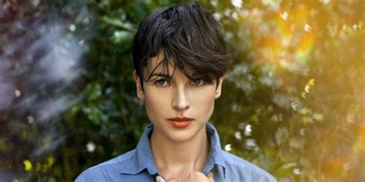 Amelia Warner Net Worth