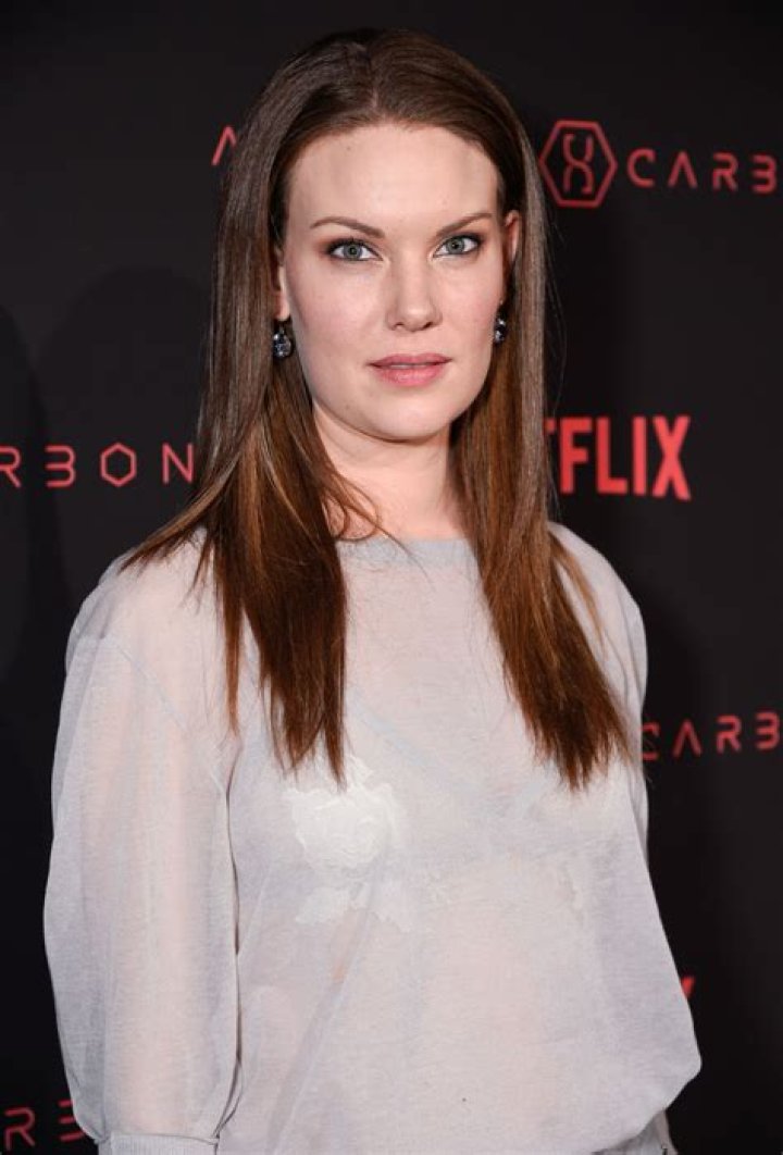 Anna Van Hooft Net Worth