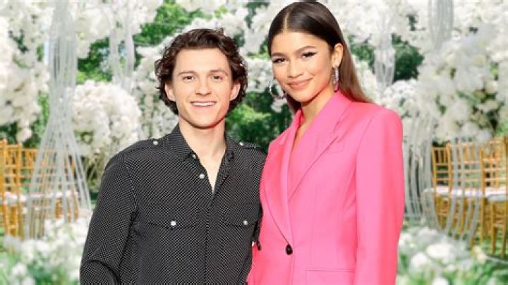 Are Zendaya and Tom Holland a Couple in 2023? Revealing Their Private Love Story - SarkariResult