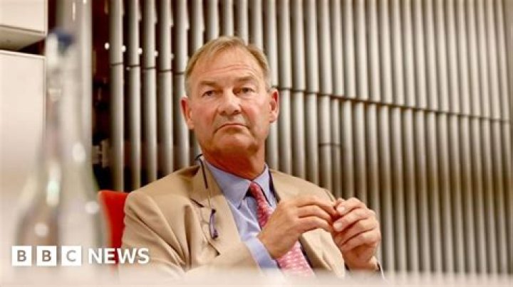 Barry Lowe Net Worth