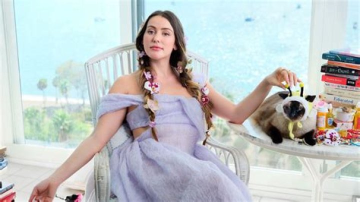 Caroline Calloway Bio, Movie, Height, Weight, Apartment