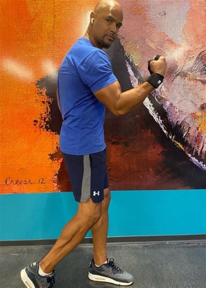 Dondré Whitfield Height, Weight, Body Measurements, Shoe Size