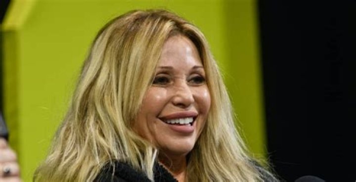 Heather Graham Height, Weight, Measurements, Bra Size, Shoe Size