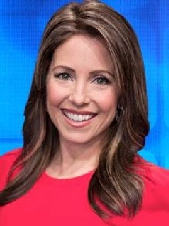 Jennifer Waddell (FOX 17) Bio, Wiki, Height, Husband, Married, Salary, Net Worth, FOX 17 News, Instagram