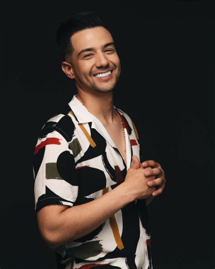 Luis Coronel Net Worth