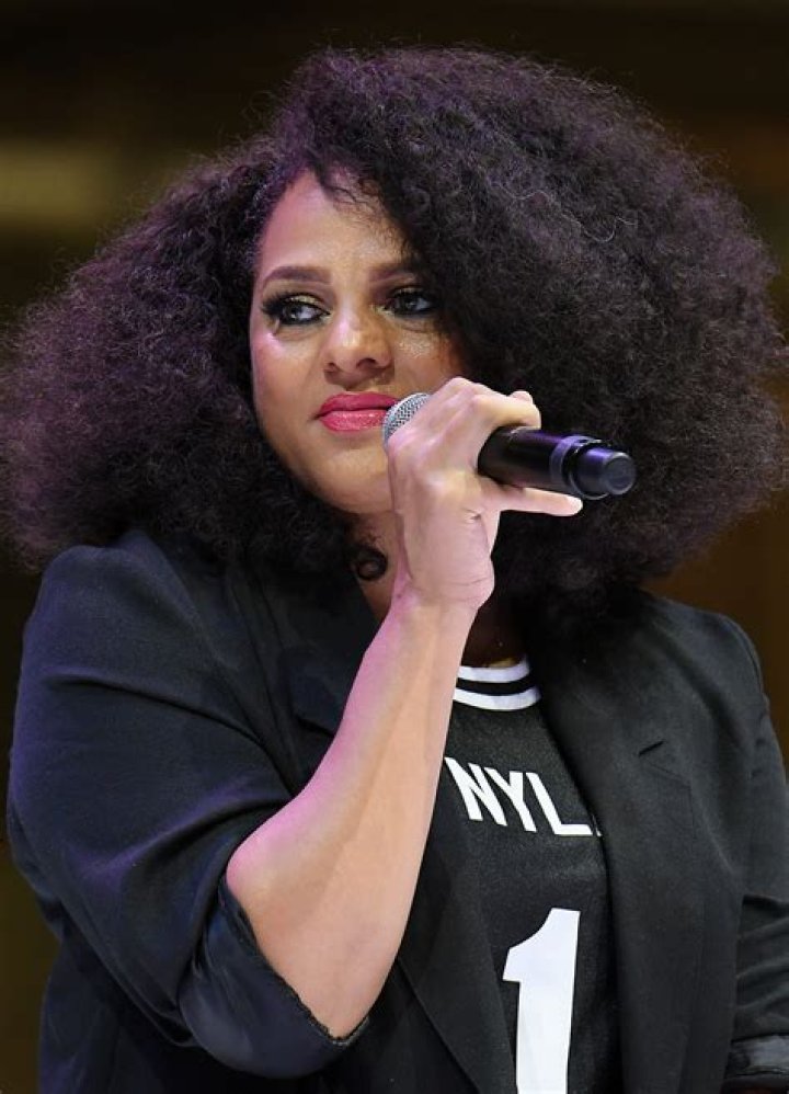 Marsha Ambrosius's Height: How Tall is Marsha Ambrosius? - SarkariResult