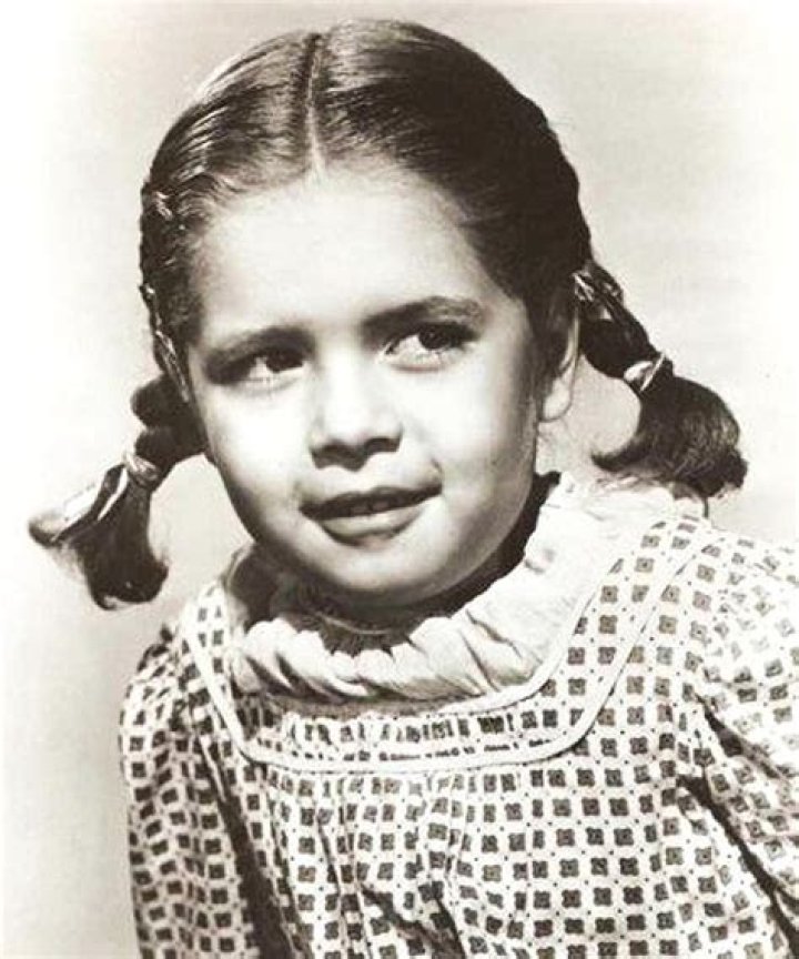 Mary Jane Saunders Net Worth