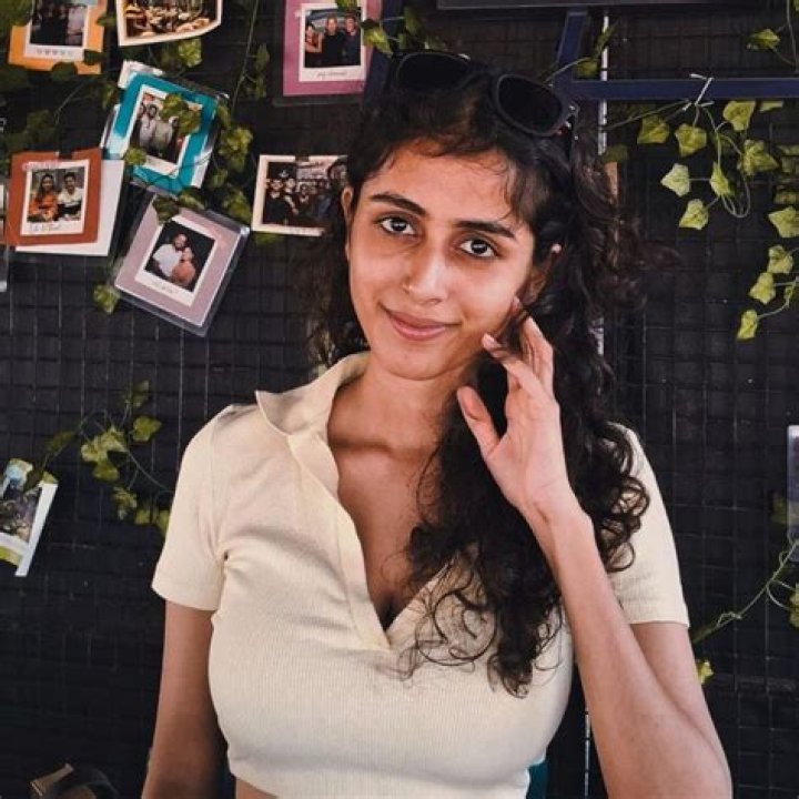 Nafiseh Roshan Net Worth