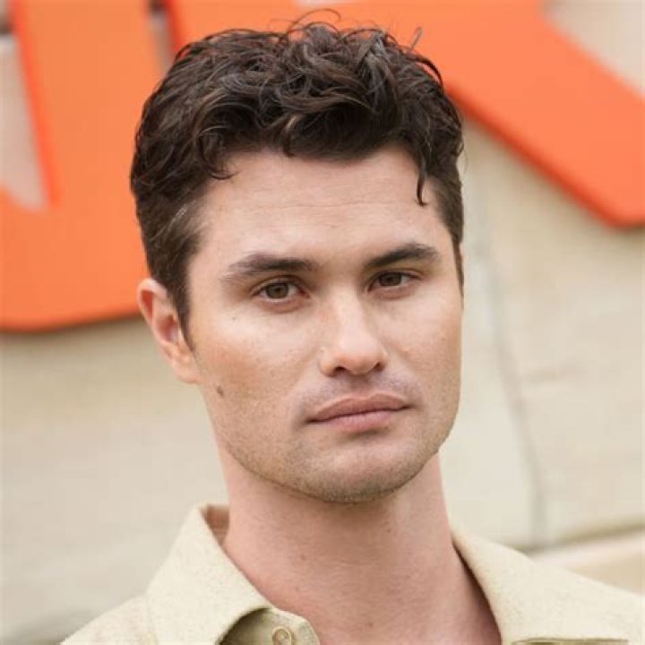 Oliver Stokes Net Worth