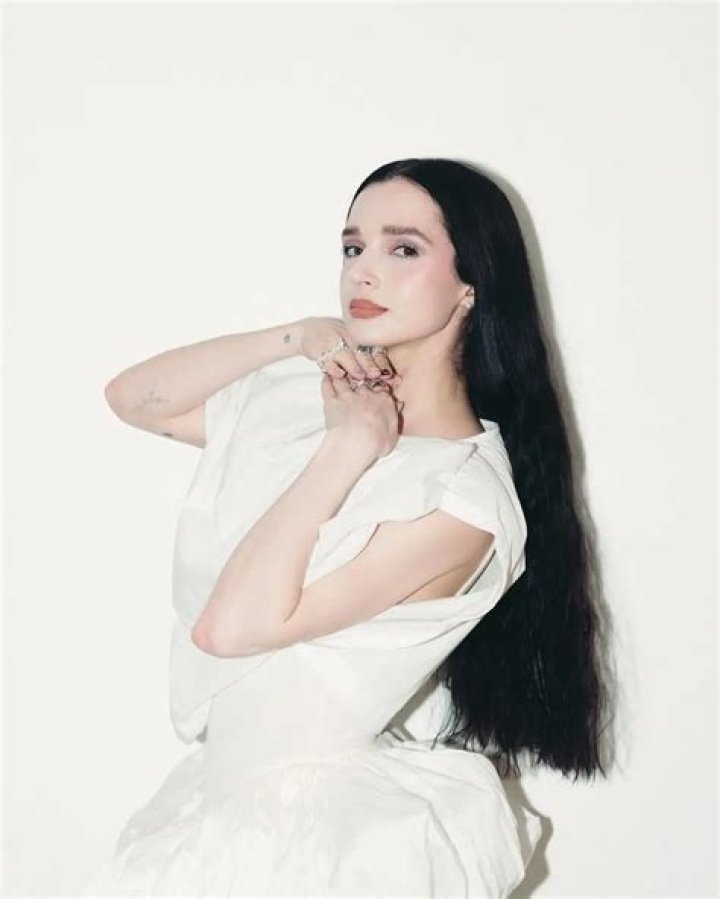 Poppy (Singer) Wikipedia, Biography, Net Worth, Boyfriend, Age, Height