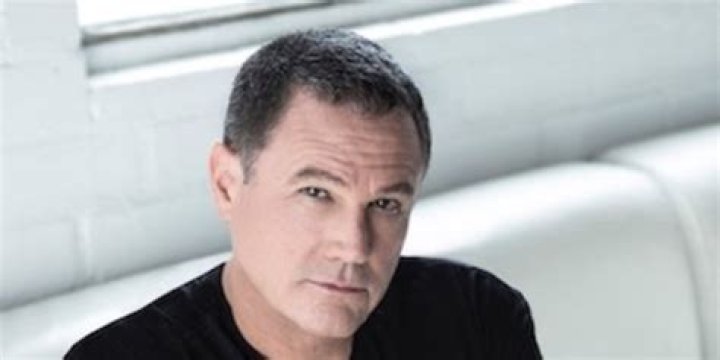 Robert Crais Net Worth