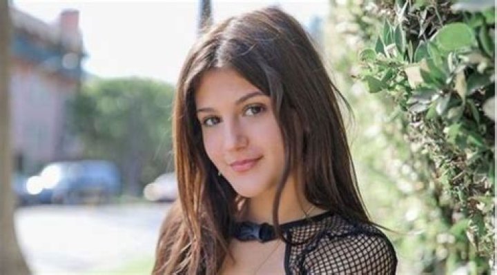 Roselie Arritola (Tiktoker) Wiki, Biography, Age, Height, Weight, Boyfriend, Net Worth, Facts
