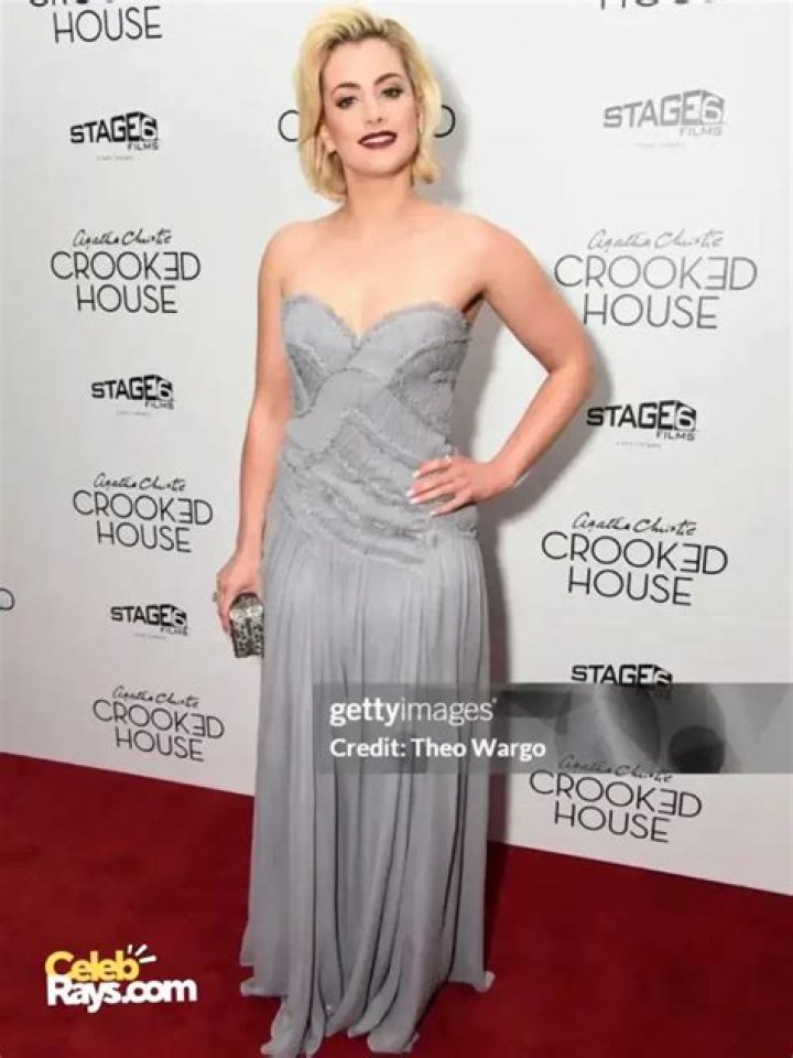 Stéfanie Buxton Net Worth