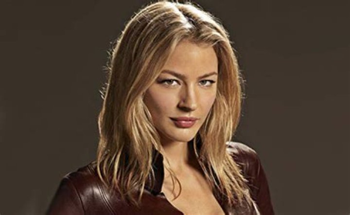Tabrett Bethell Net Worth