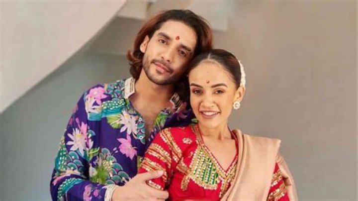 What Happened To Komal Pandey And Where Is She Now? Harassment And Controversy - SarkariResult