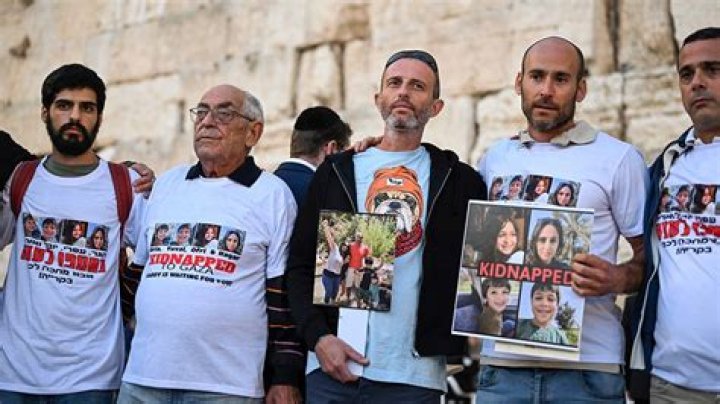 Who is Asmaa Zidan? Woman seen removing posters of kidnapped Israeli children by Hamas in Manhattan - SarkariResult